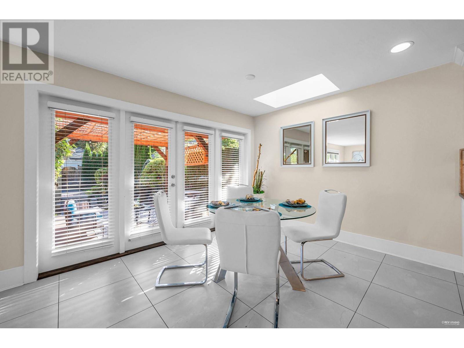 Listing Picture 16 of 40 : 4072 W 11TH AVENUE, Vancouver / 溫哥華 - 魯藝地產 Yvonne Lu Group - MLS Medallion Club Member