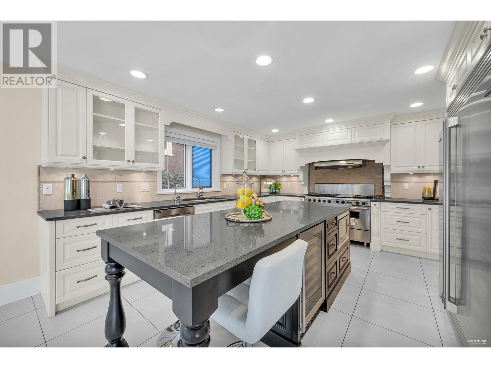 Listing Picture 17 of 40 : 4072 W 11TH AVENUE, Vancouver / 溫哥華 - 魯藝地產 Yvonne Lu Group - MLS Medallion Club Member
