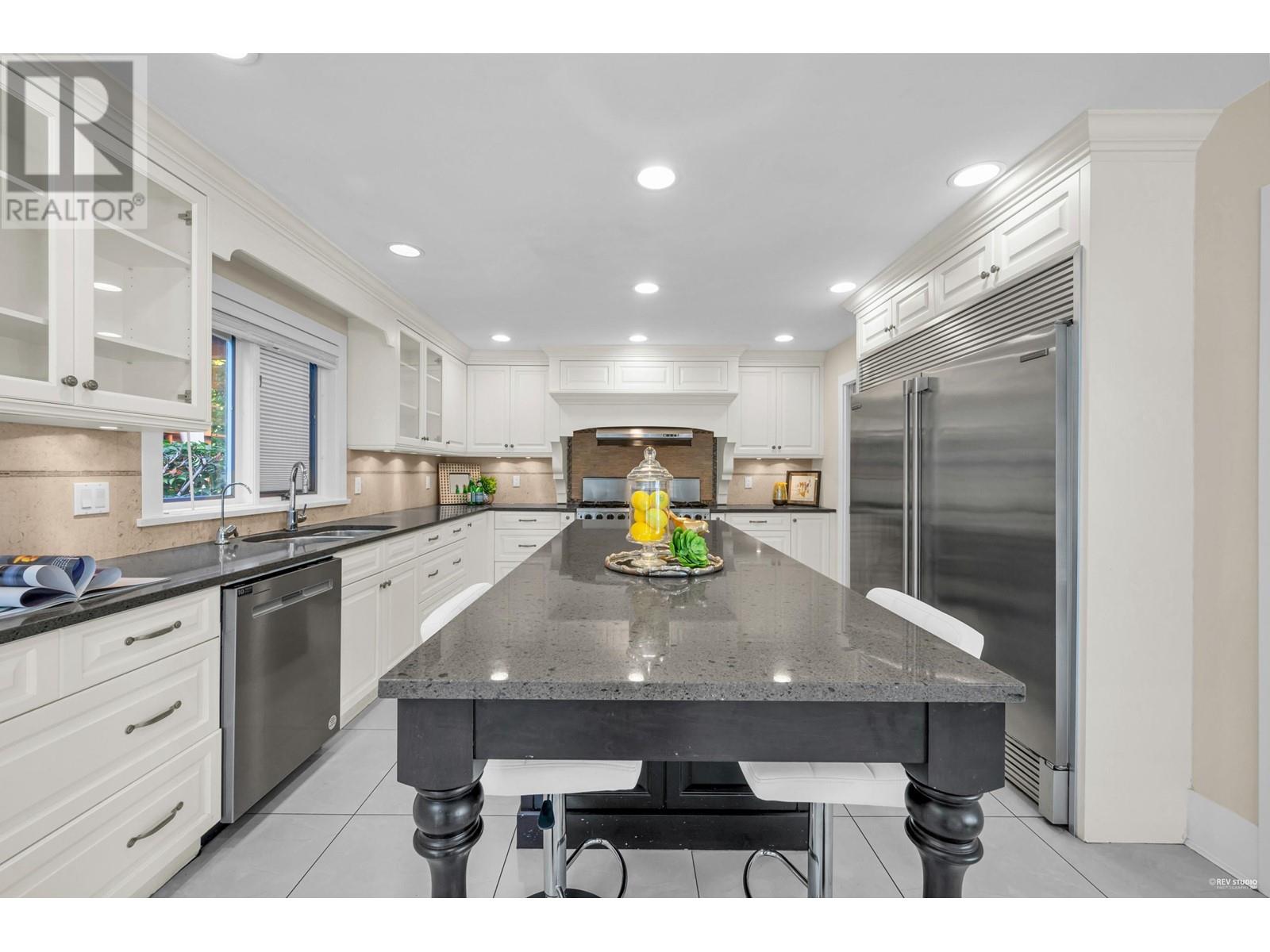 Listing Picture 18 of 40 : 4072 W 11TH AVENUE, Vancouver / 溫哥華 - 魯藝地產 Yvonne Lu Group - MLS Medallion Club Member
