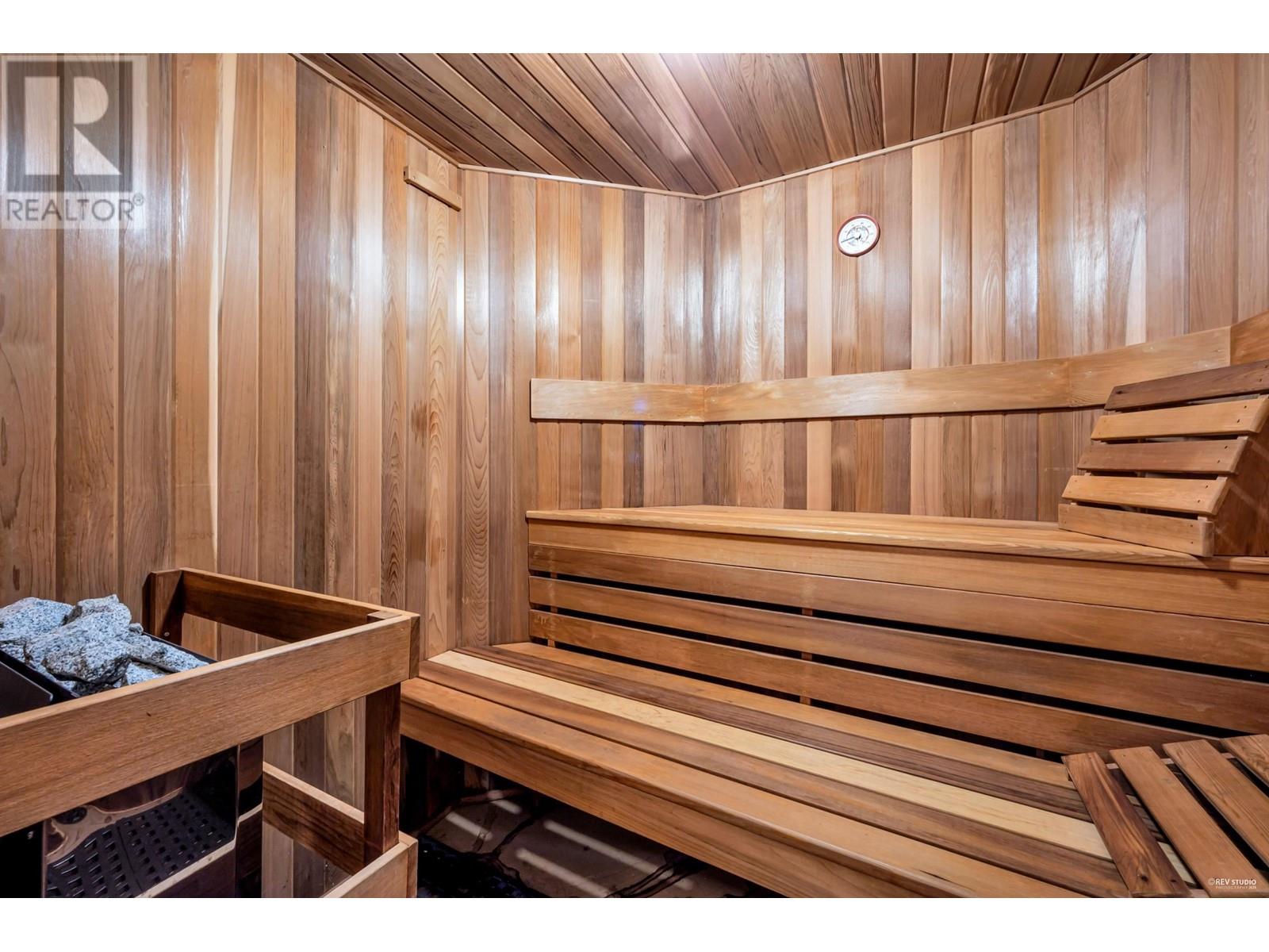 Listing Picture 31 of 40 : 4072 W 11TH AVENUE, Vancouver / 溫哥華 - 魯藝地產 Yvonne Lu Group - MLS Medallion Club Member