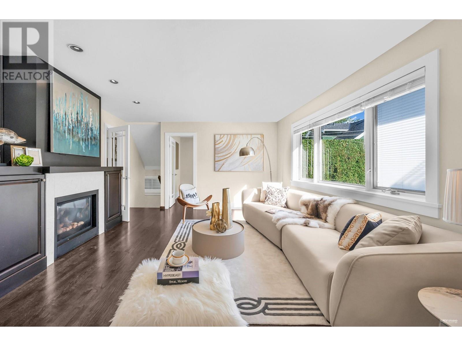 Listing Picture 4 of 40 : 4072 W 11TH AVENUE, Vancouver / 溫哥華 - 魯藝地產 Yvonne Lu Group - MLS Medallion Club Member