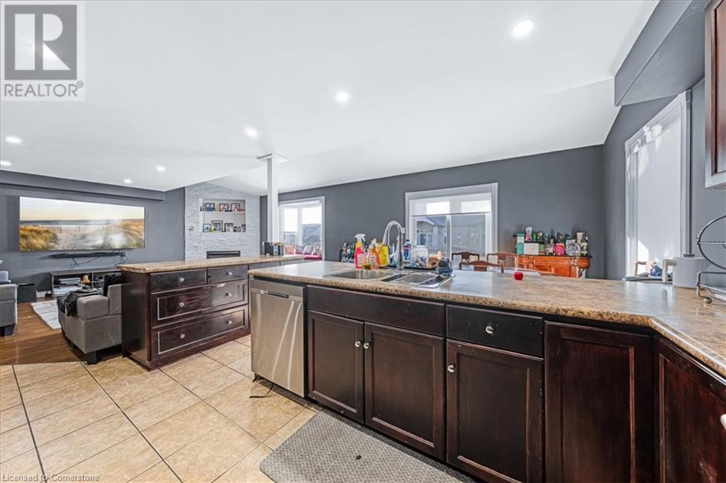 182 Eringate Drive Drive, Stoney Creek, Ontario  L8J 3Z2 - Photo 8 - 40669596