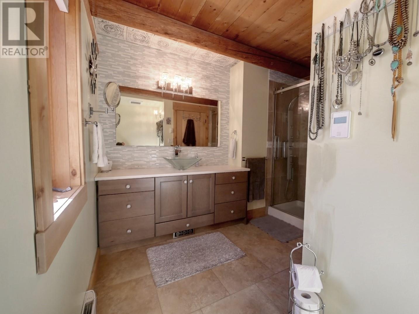 8840 Olson Road, Kaslo, British Columbia V0G 1M0 - Photo 11 - 10328243