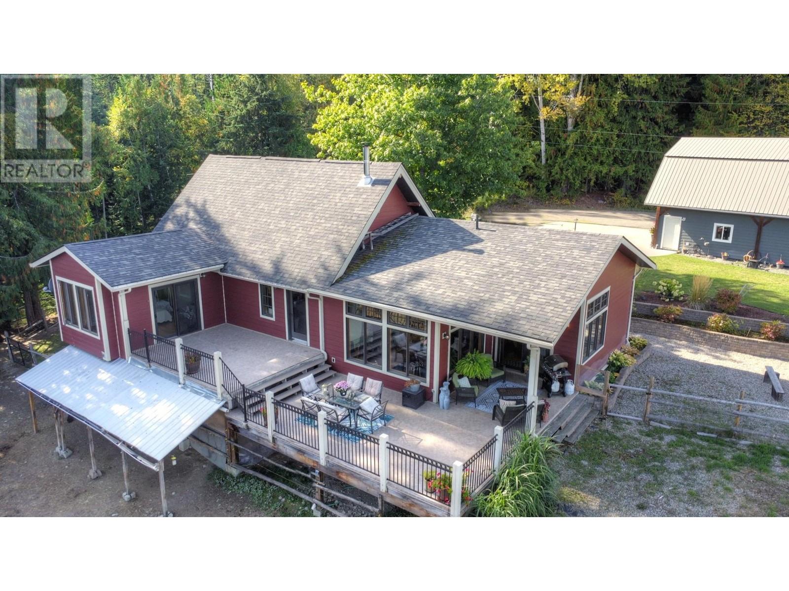 8840 Olson Road, Kaslo, British Columbia V0G 1M0 - Photo 2 - 10328243