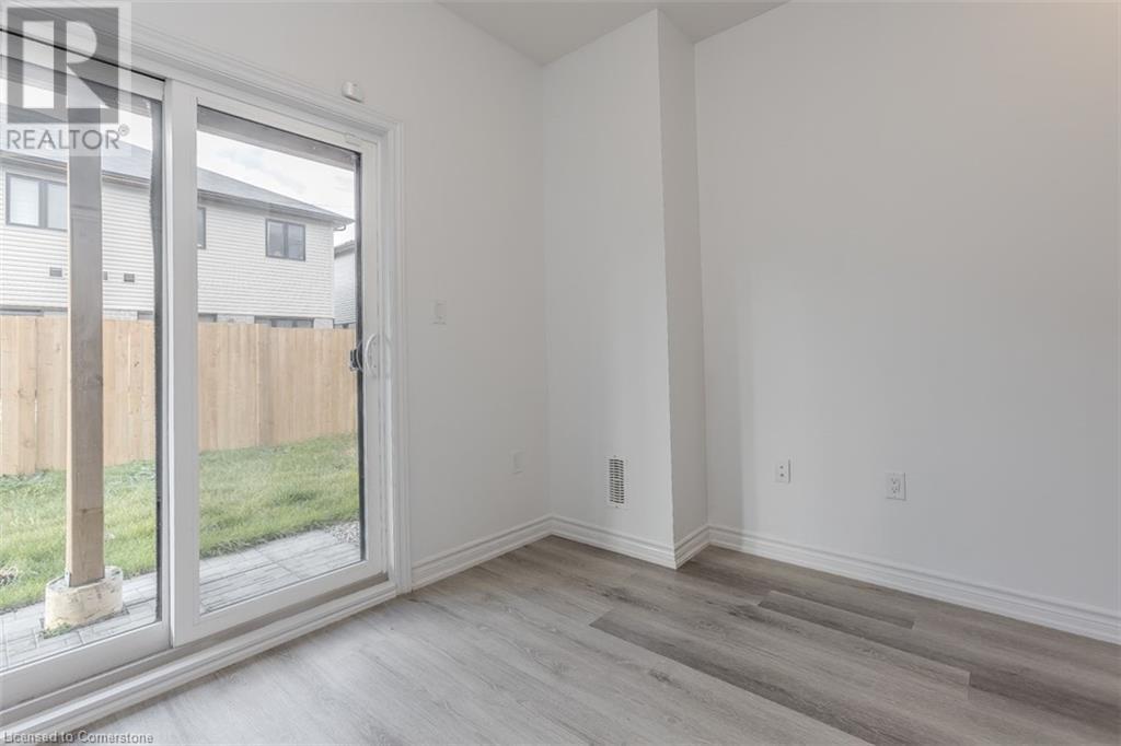 461 Blackburn Drive Unit# 56, Brantford, Ontario  N3T 0W9 - Photo 37 - 40676407