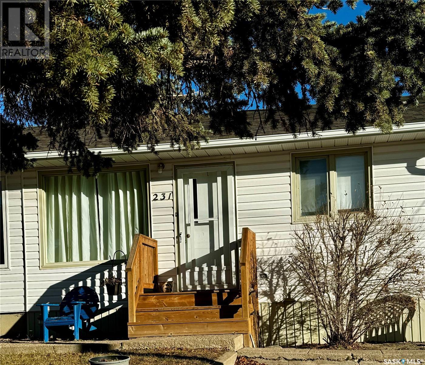 Property at 231 18th AVENUE NE image 1