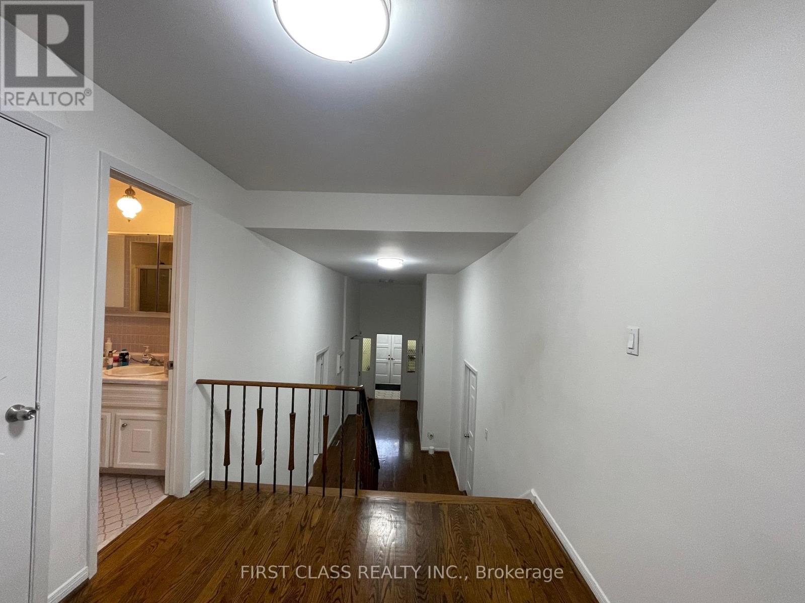 R1 - 93 Peckham Avenue, Toronto, Ontario  M2R 2V4 - Photo 2 - C10421270