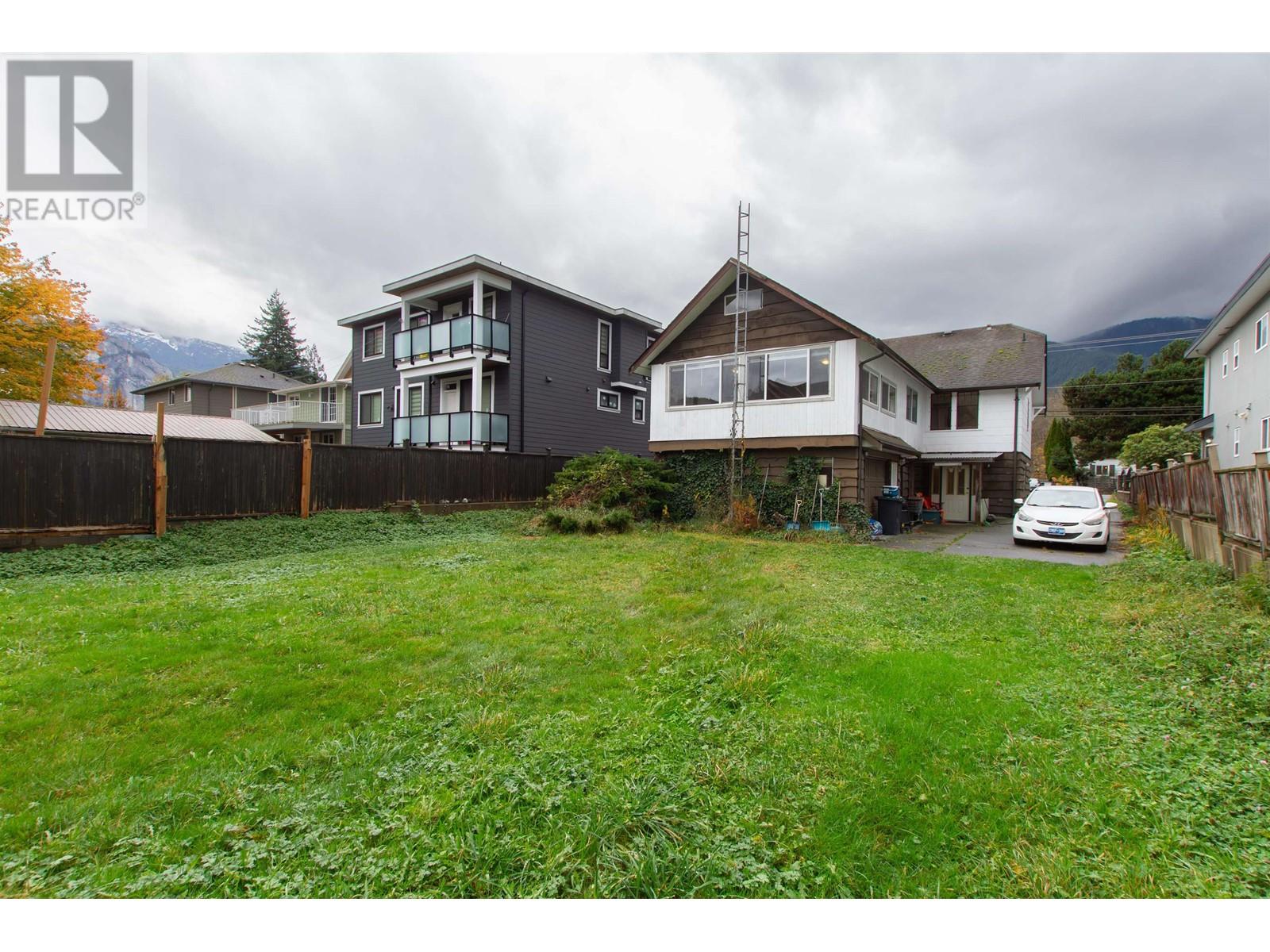 38778 Buckley Avenue, Squamish, British Columbia  V8B 0V4 - Photo 4 - R2943253