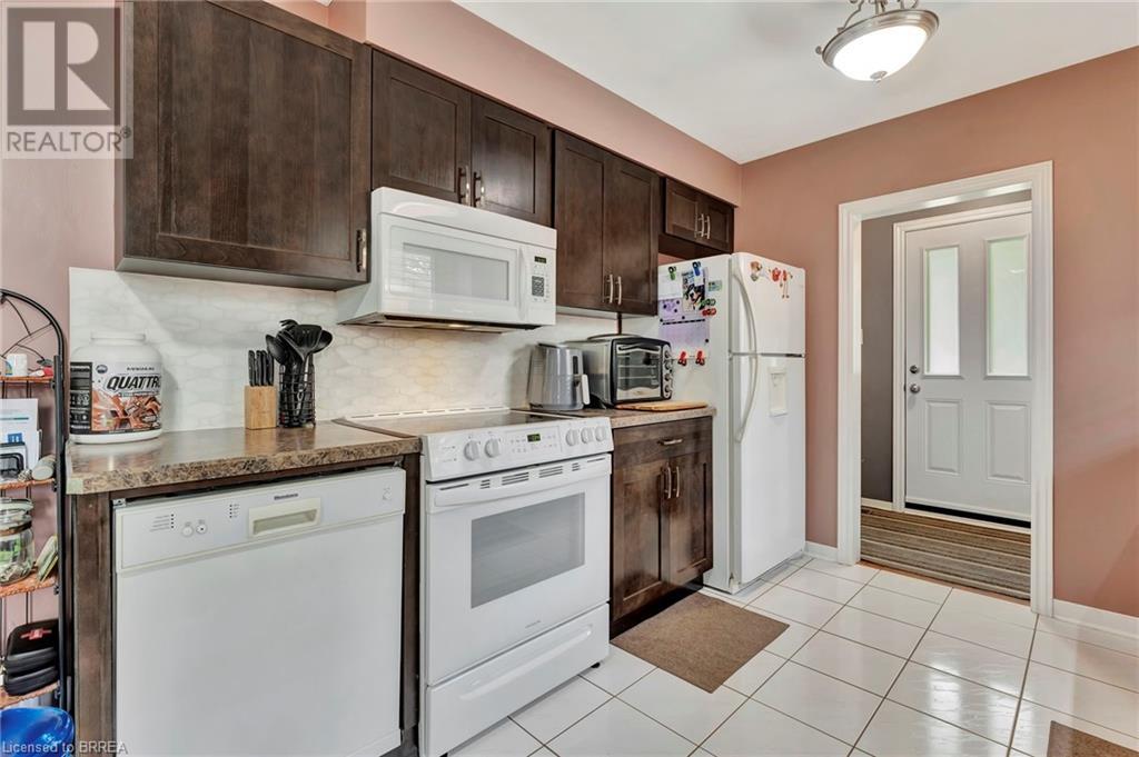 19 Frontenac Avenue, Brantford, Ontario  N3R 3B7 - Photo 8 - 40676773