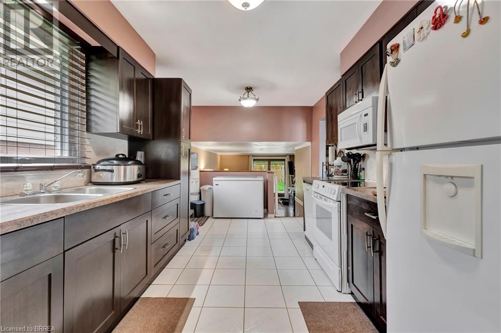 19 Frontenac Avenue, Brantford, Ontario  N3R 3B7 - Photo 11 - 40676773