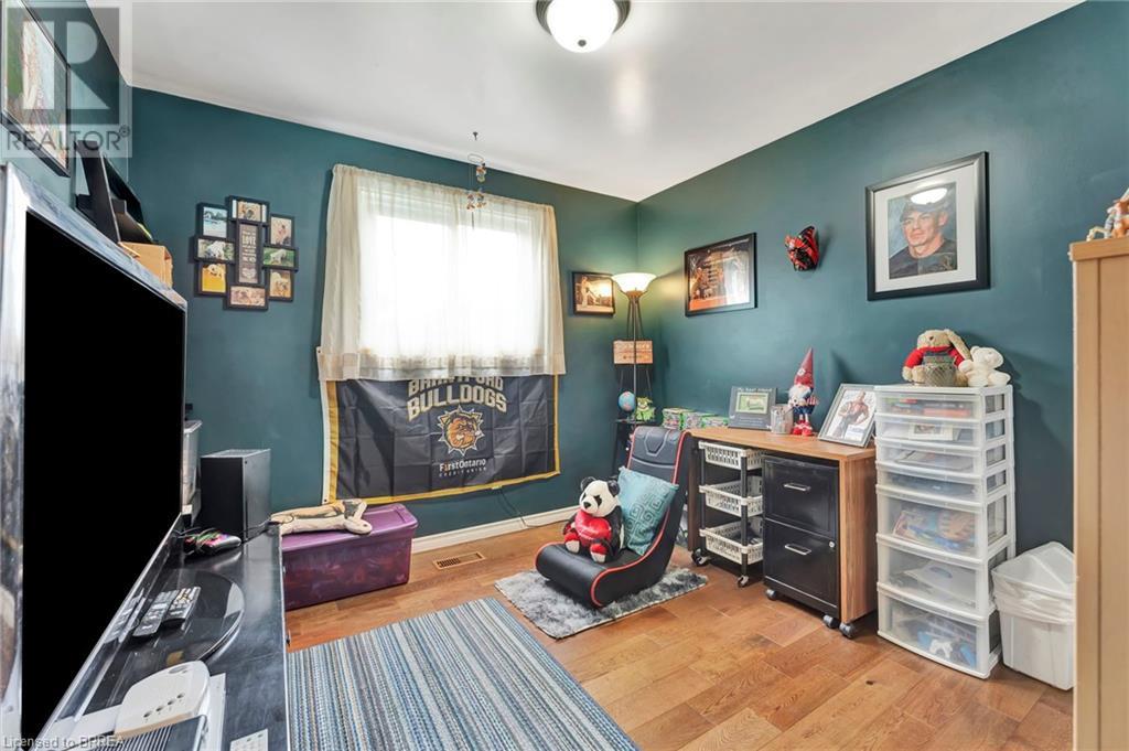 19 Frontenac Avenue, Brantford, Ontario  N3R 3B7 - Photo 18 - 40676773