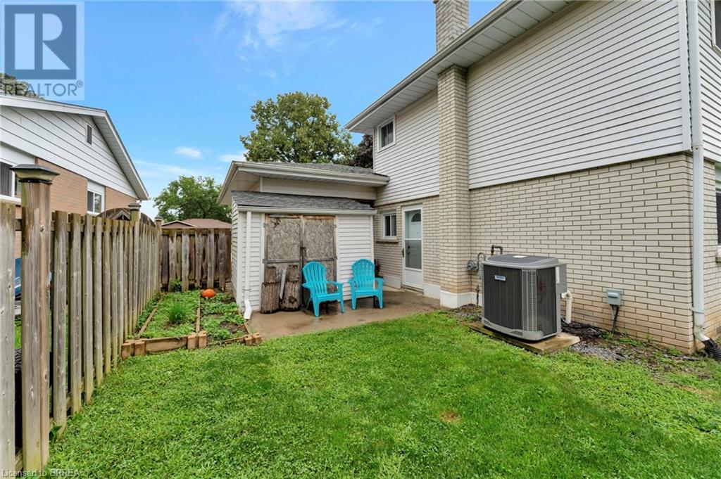 19 Frontenac Avenue, Brantford, Ontario  N3R 3B7 - Photo 38 - 40676773