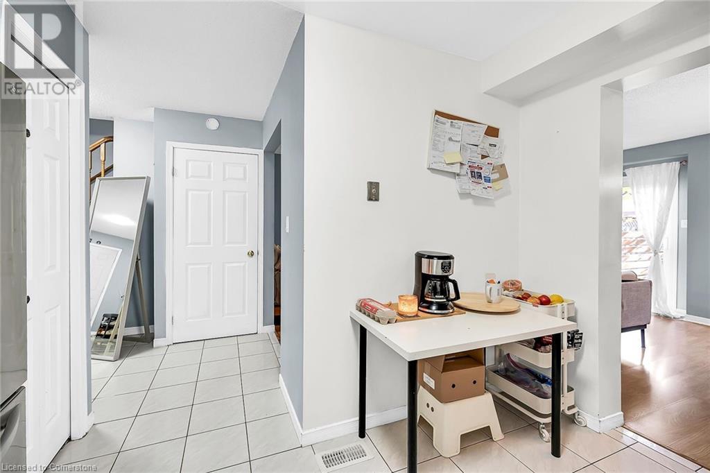 136 Essling Avenue, Hamilton, Ontario  L9B 2H9 - Photo 10 - 40676875