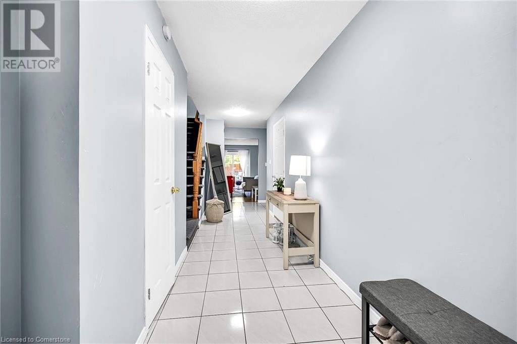 136 Essling Avenue, Hamilton, Ontario  L9B 2H9 - Photo 5 - 40676875