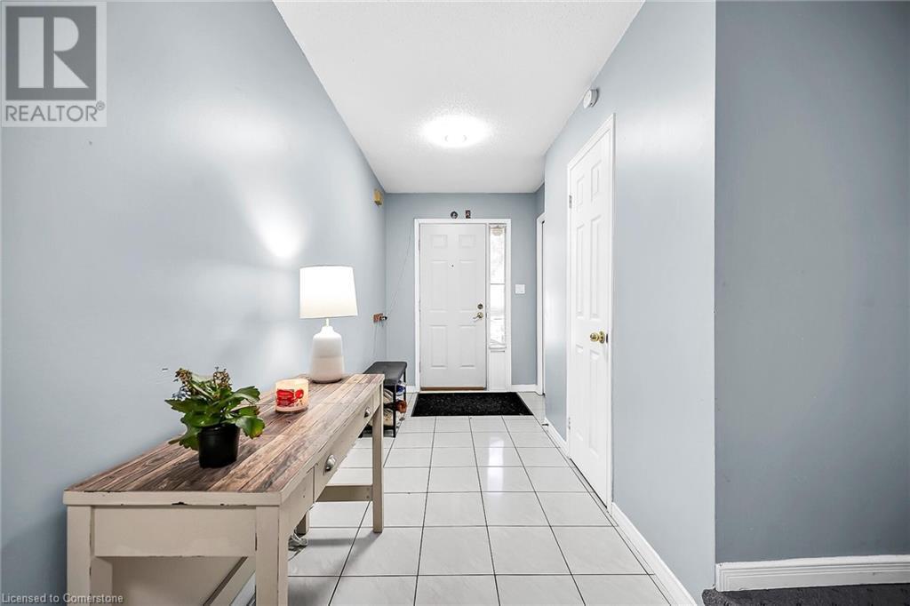 136 Essling Avenue, Hamilton, Ontario  L9B 2H9 - Photo 6 - 40676875