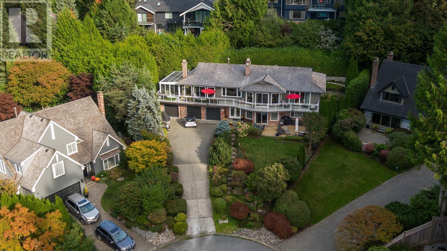 5238 TIMBERFEILD PLACE, West Vancouver, British Columbia