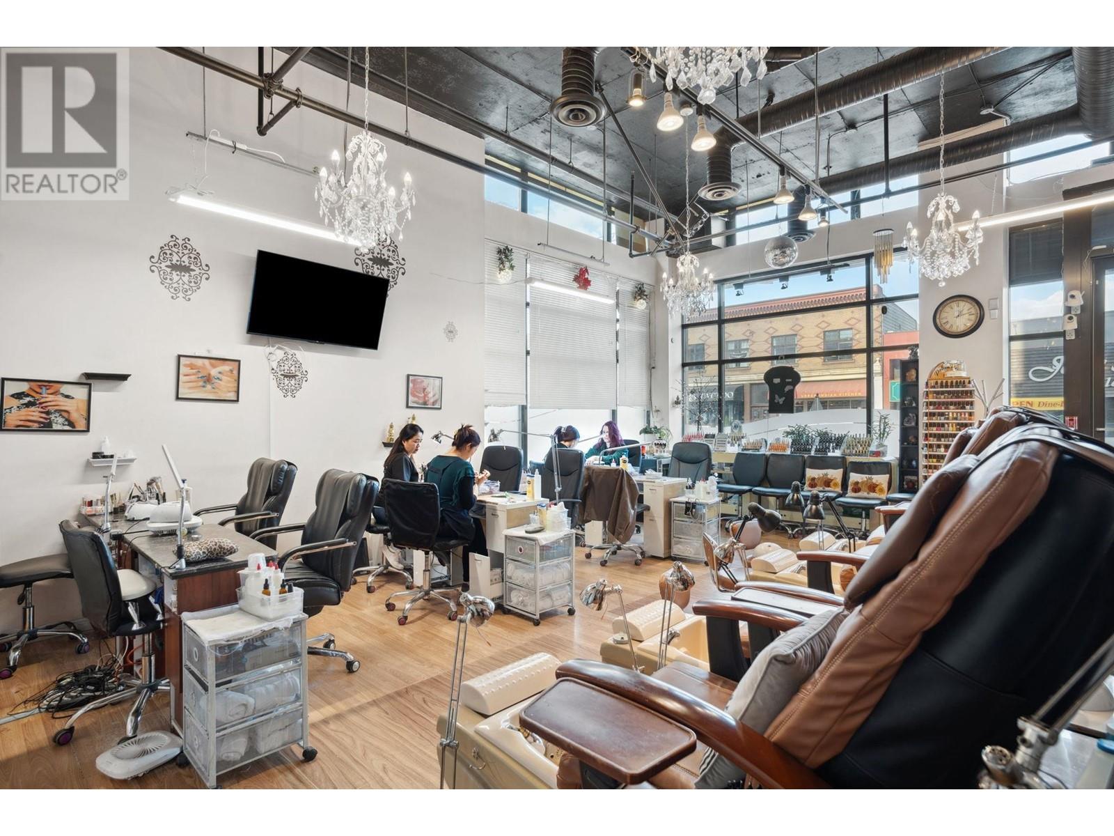 Listing Picture 6 of 6 : 1066 W BROADWAY, Vancouver / 溫哥華 - 魯藝地產 Yvonne Lu Group - MLS Medallion Club Member