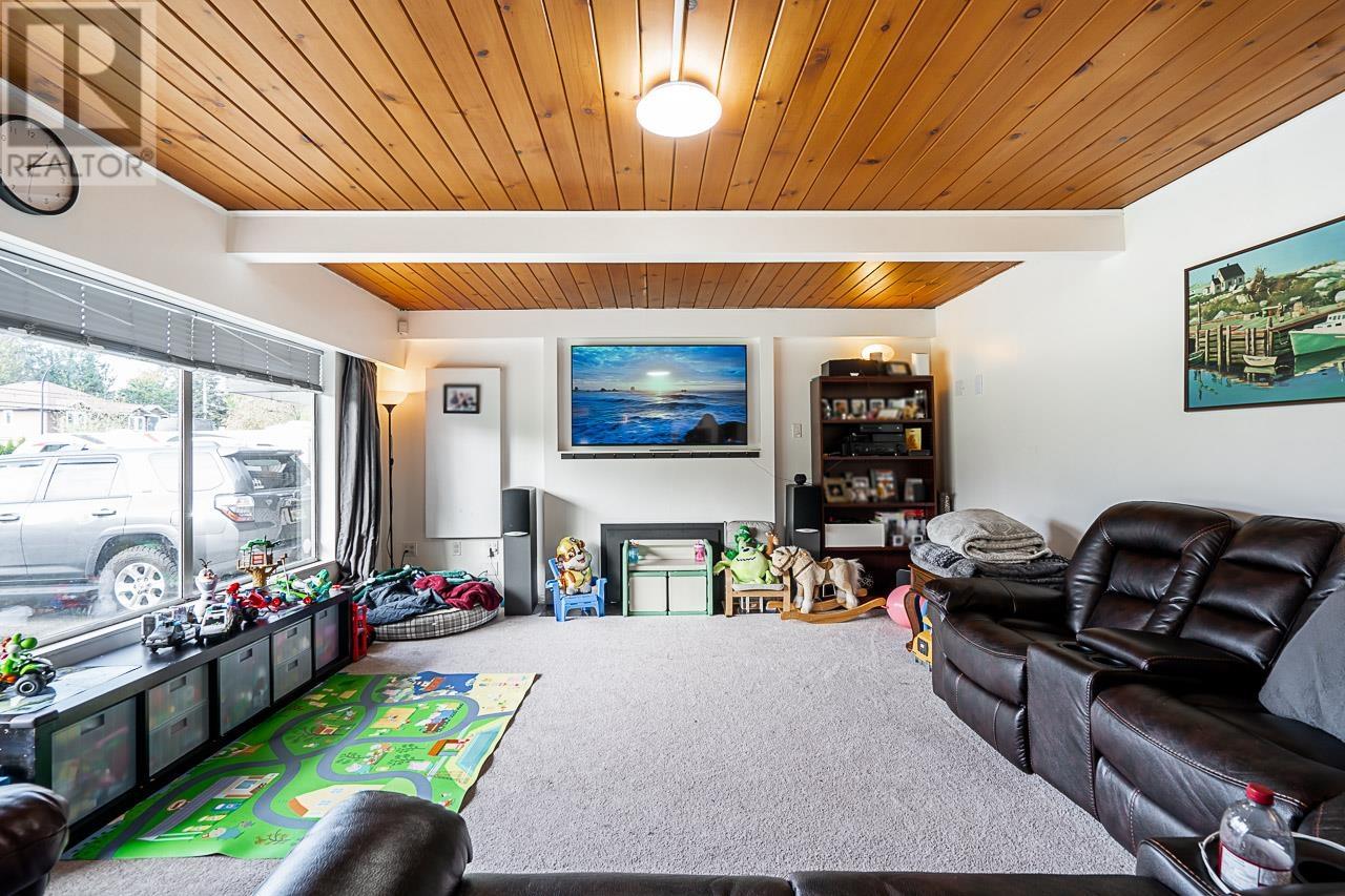Property at 12484 203 STREET image 4
