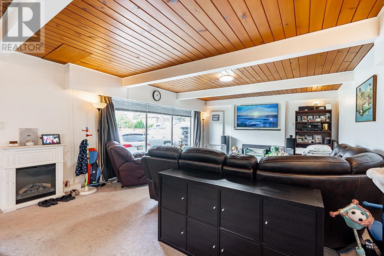 Property at 12484 203 STREET image 5