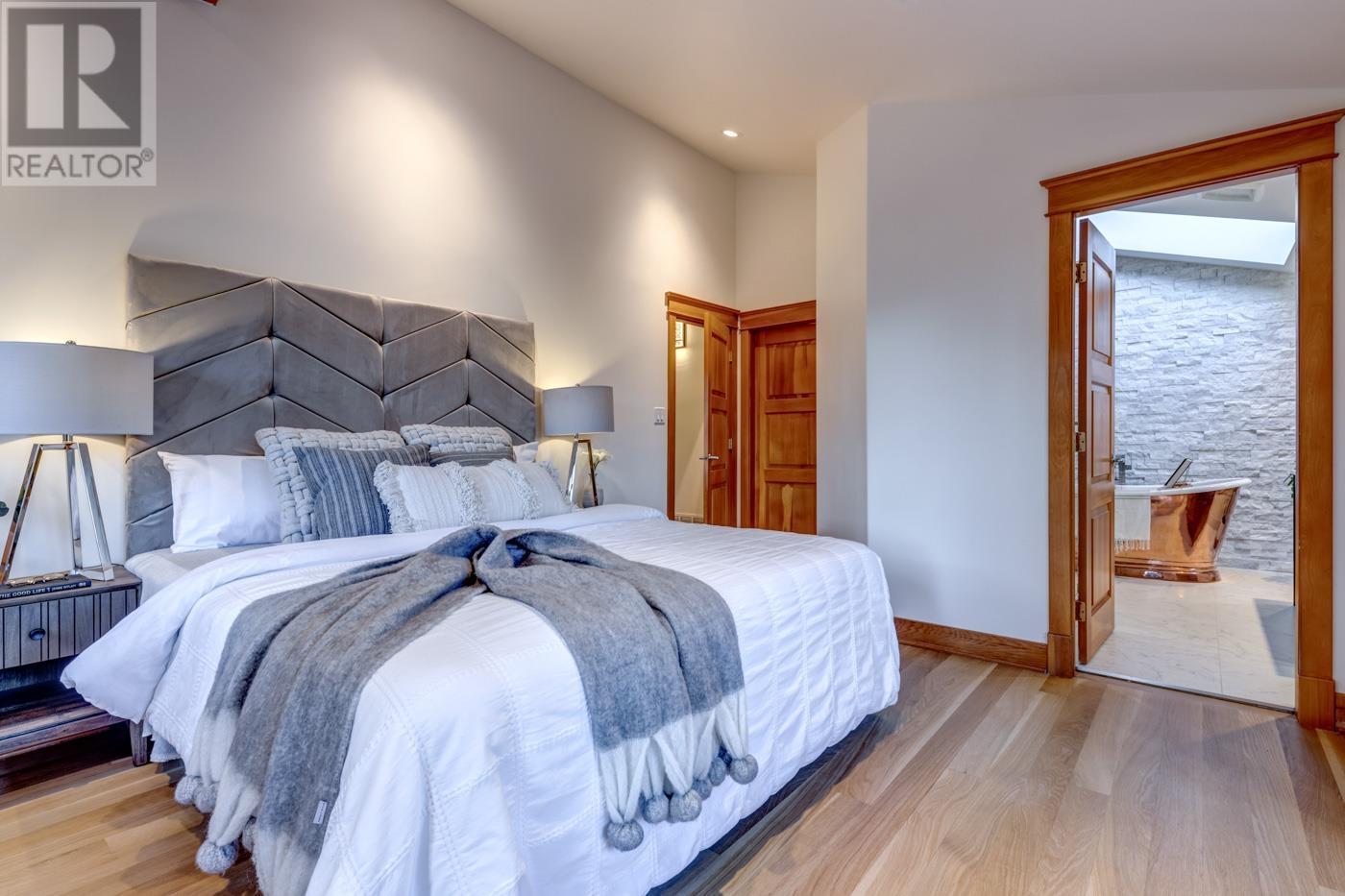 8348 Mountain View Drive, Whistler, British Columbia  V8E 0G3 - Photo 13 - R2943846