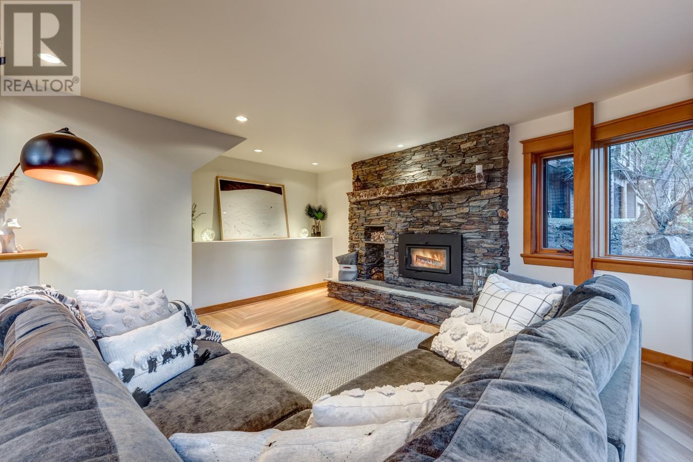 8348 Mountain View Drive, Whistler, British Columbia  V8E 0G3 - Photo 25 - R2943846