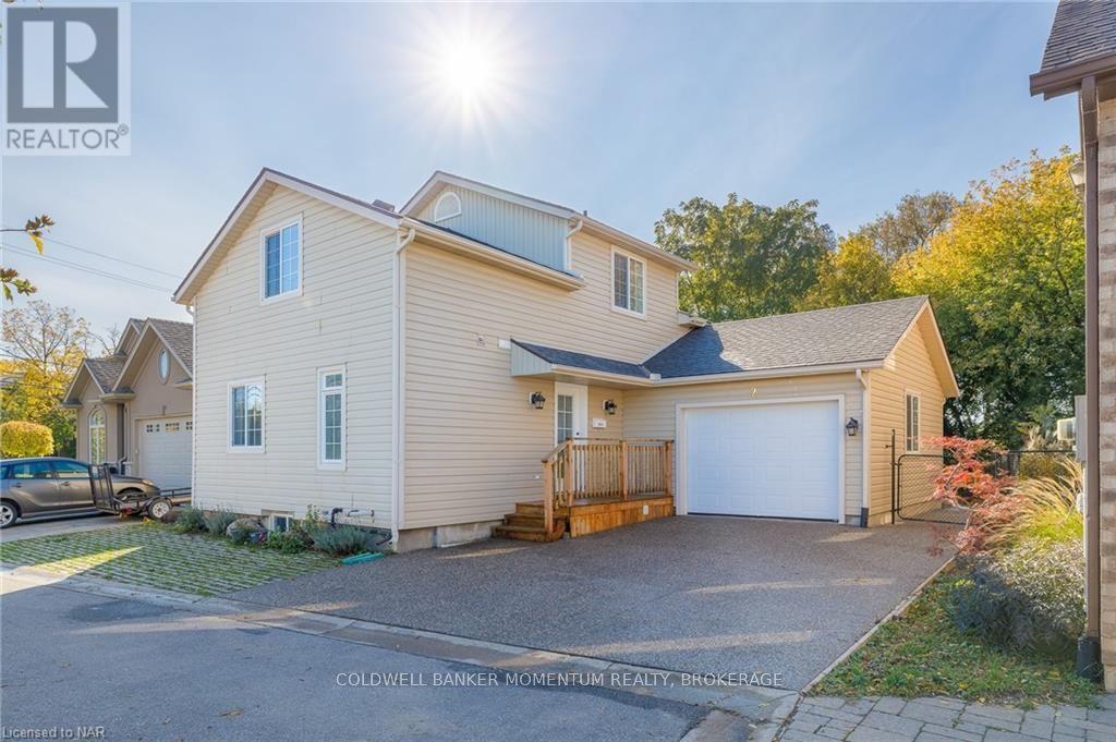 Property at 255A LAKESHORE ROAD image 1