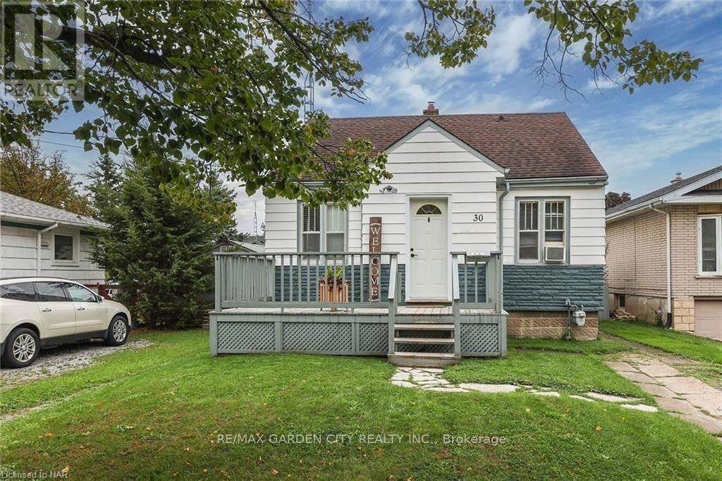 30 Rosedale Avenue, St. Catharines (455 - Secord Woods), Ontario  L2P 1Y5 - Photo 1 - X9767531