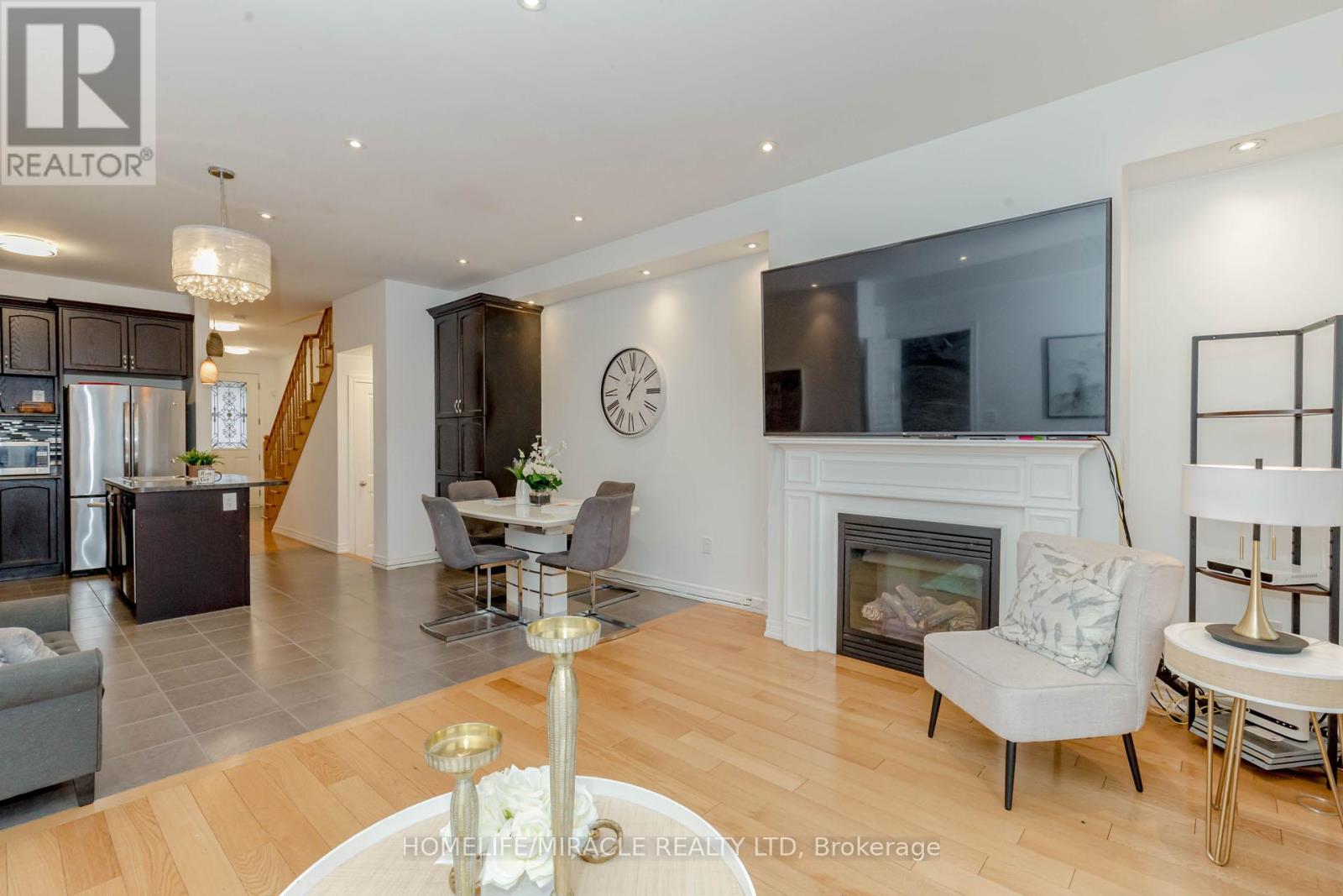 9 Dufay Road, Brampton, Ontario  L7A 4A1 - Photo 13 - W10421452