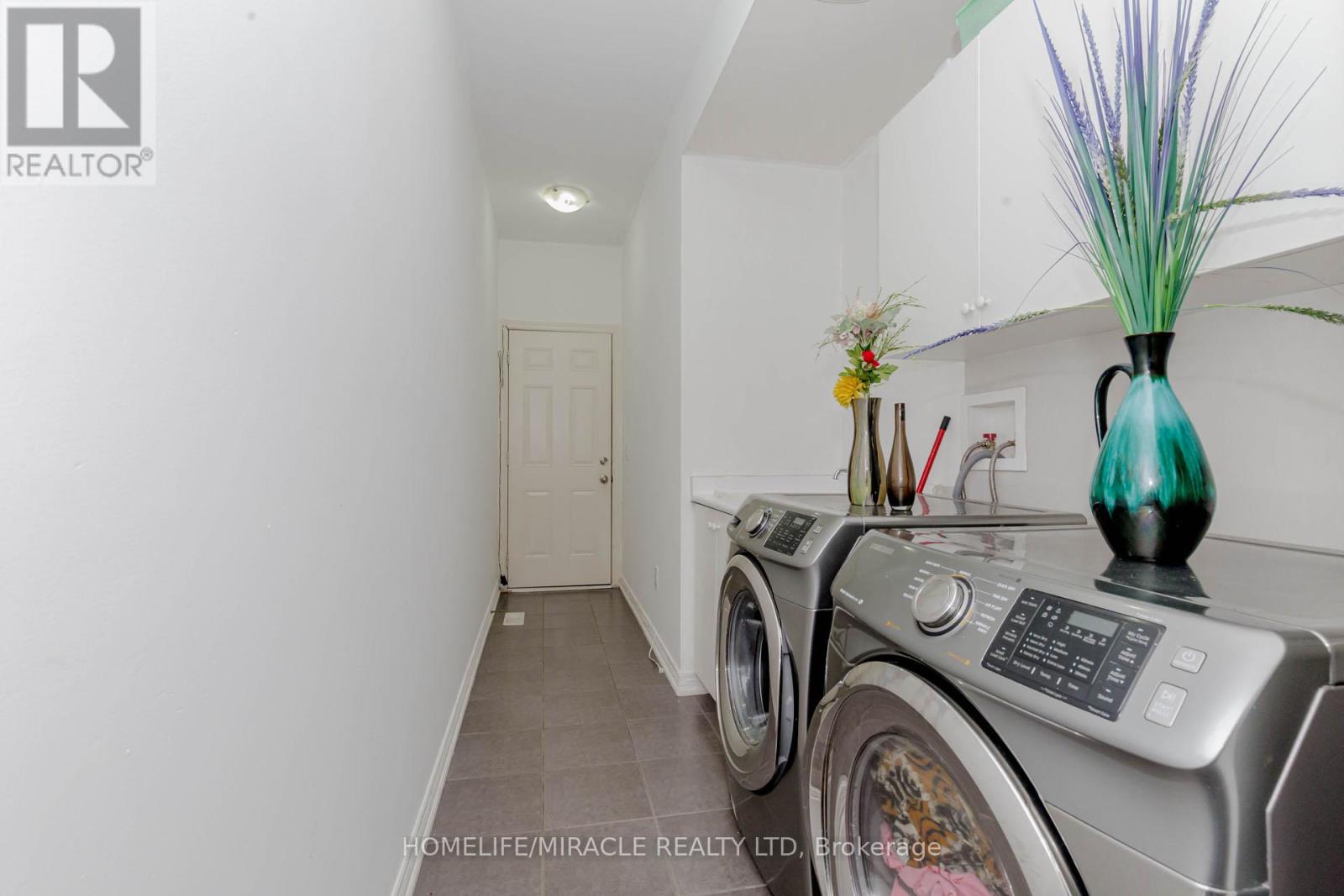 9 Dufay Road, Brampton, Ontario  L7A 4A1 - Photo 30 - W10421452