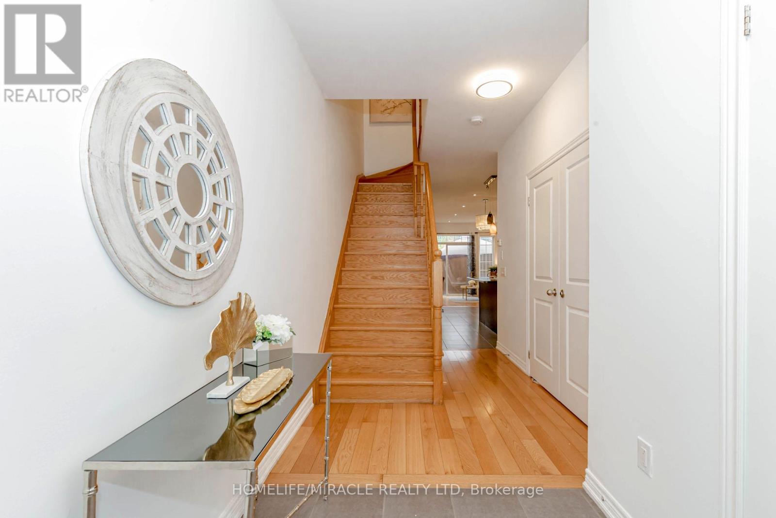 Property at 9 DUFAY ROAD image 4