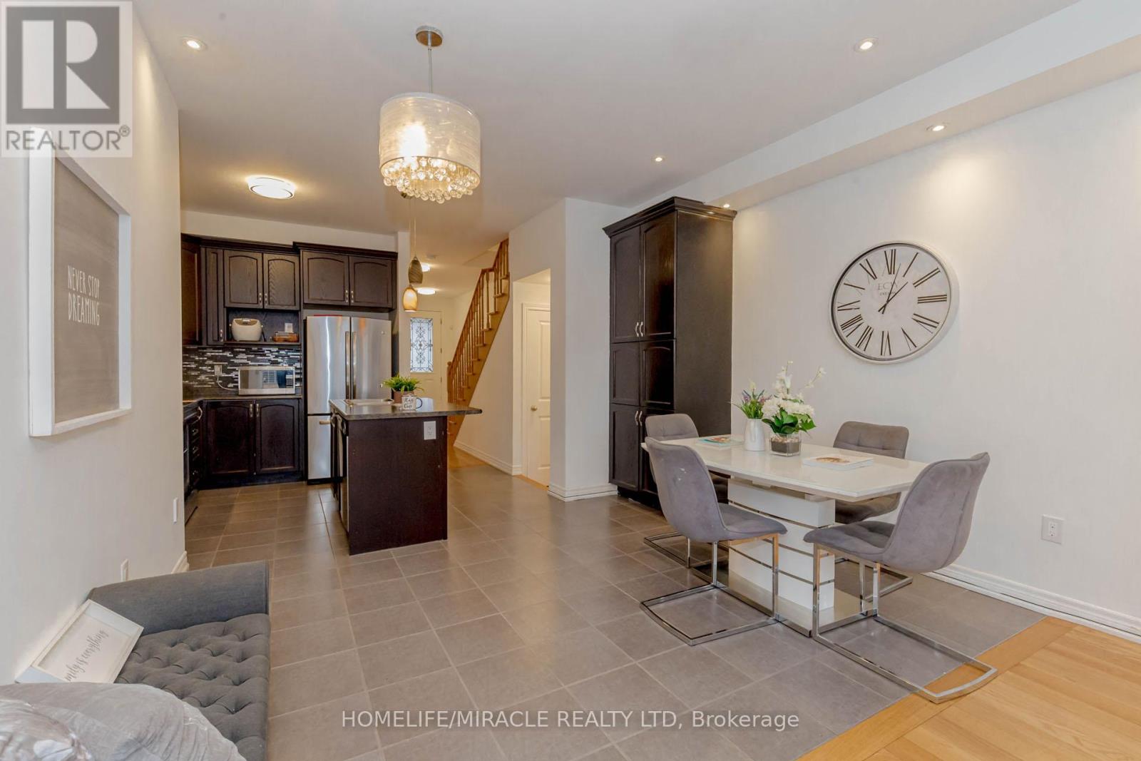 9 Dufay Road, Brampton, Ontario  L7A 4A1 - Photo 9 - W10421452
