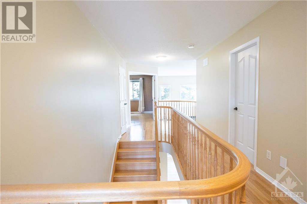 9 Leatherwood CrescentOttawa, Ontario  K2J 4X8 - Photo 11 - X10423122
