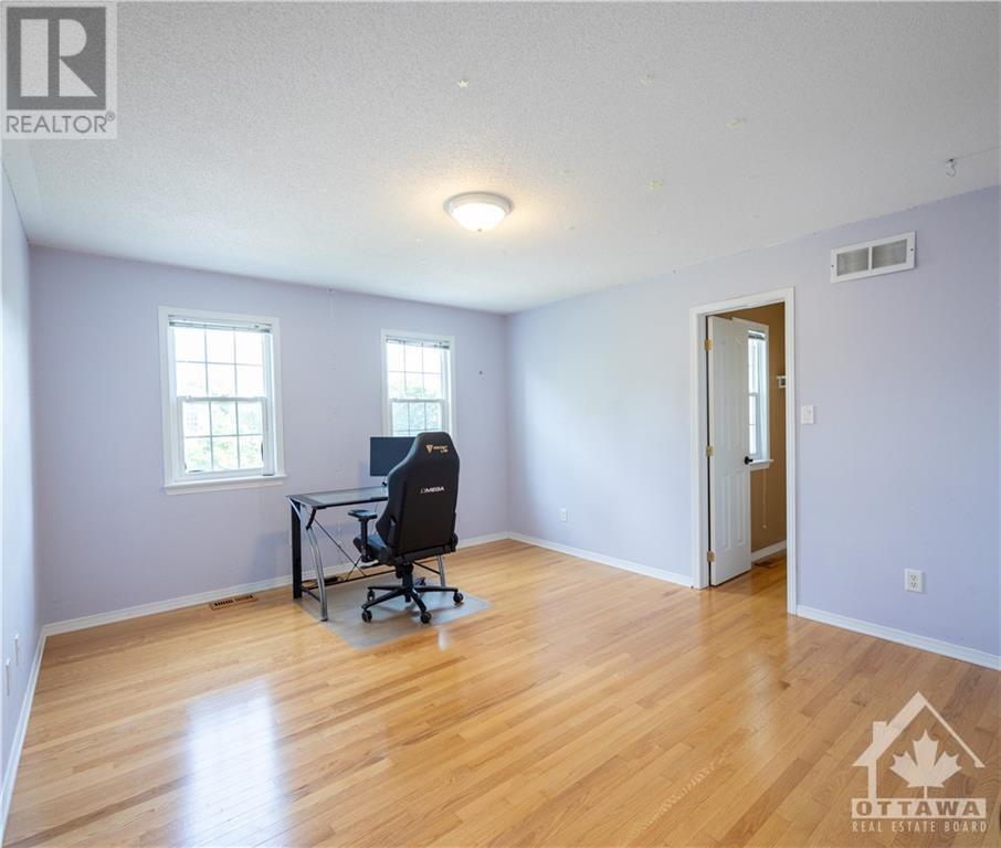 9 Leatherwood CrescentOttawa, Ontario  K2J 4X8 - Photo 17 - X10423122