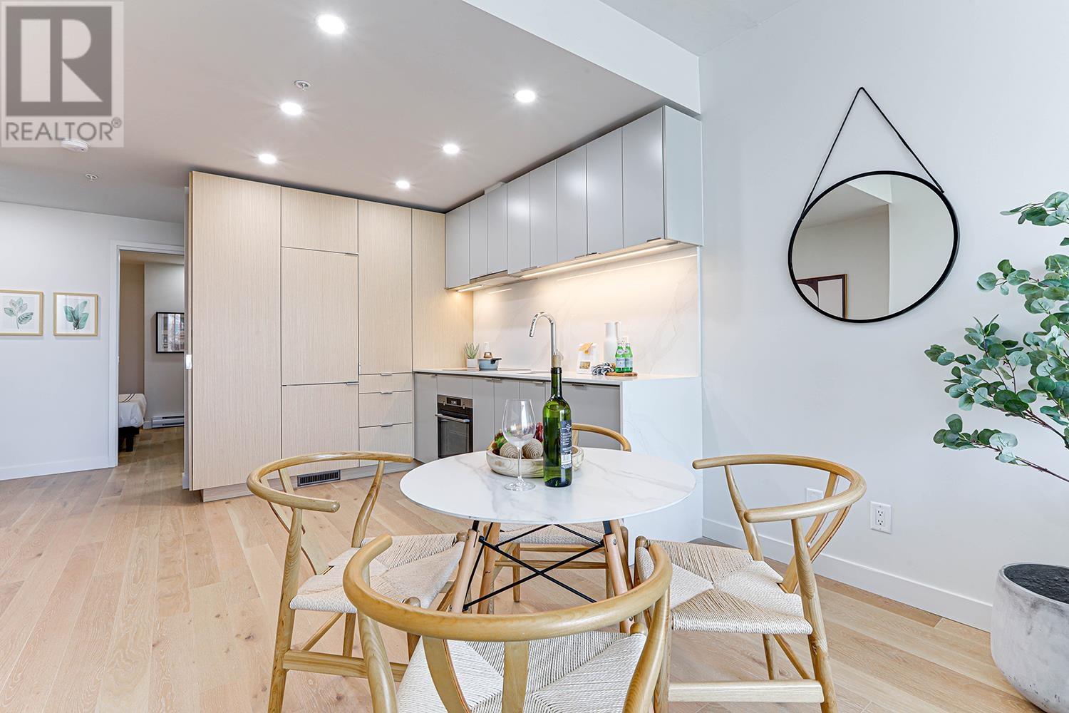 Listing Picture 3 of 17 : 707 239 KEEFER STREET, Vancouver / 溫哥華 - 魯藝地產 Yvonne Lu Group - MLS Medallion Club Member