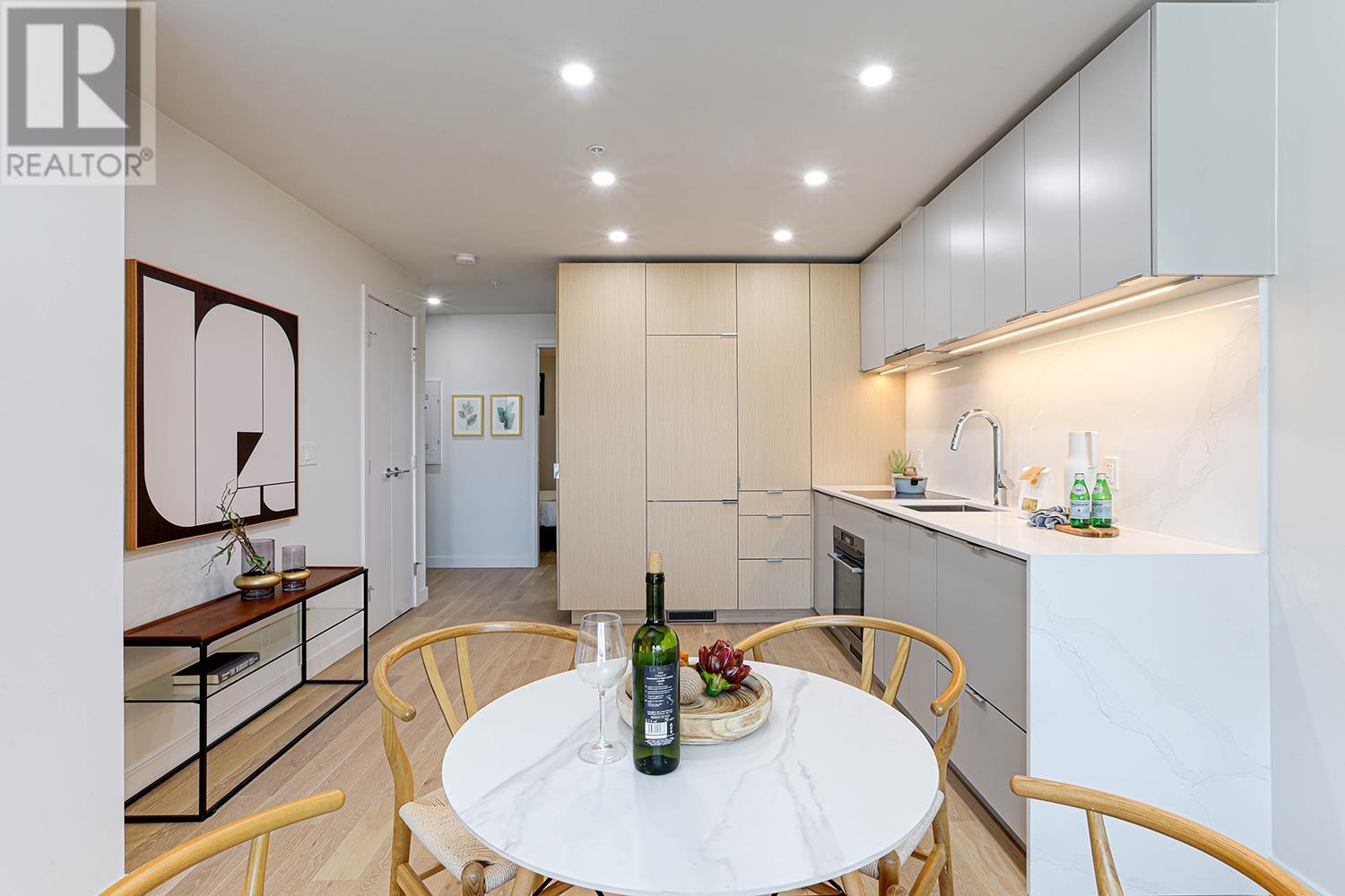 Listing Picture 7 of 17 : 707 239 KEEFER STREET, Vancouver / 溫哥華 - 魯藝地產 Yvonne Lu Group - MLS Medallion Club Member