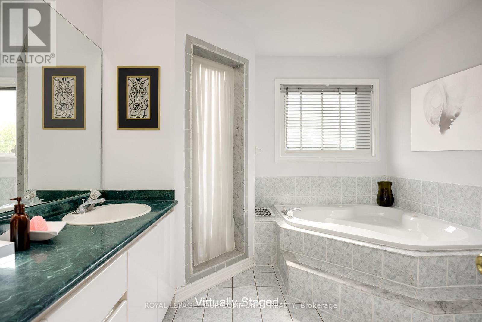 3 Creekview Avenue, Richmond Hill, Ontario  L4C 9X1 - Photo 23 - N10421029