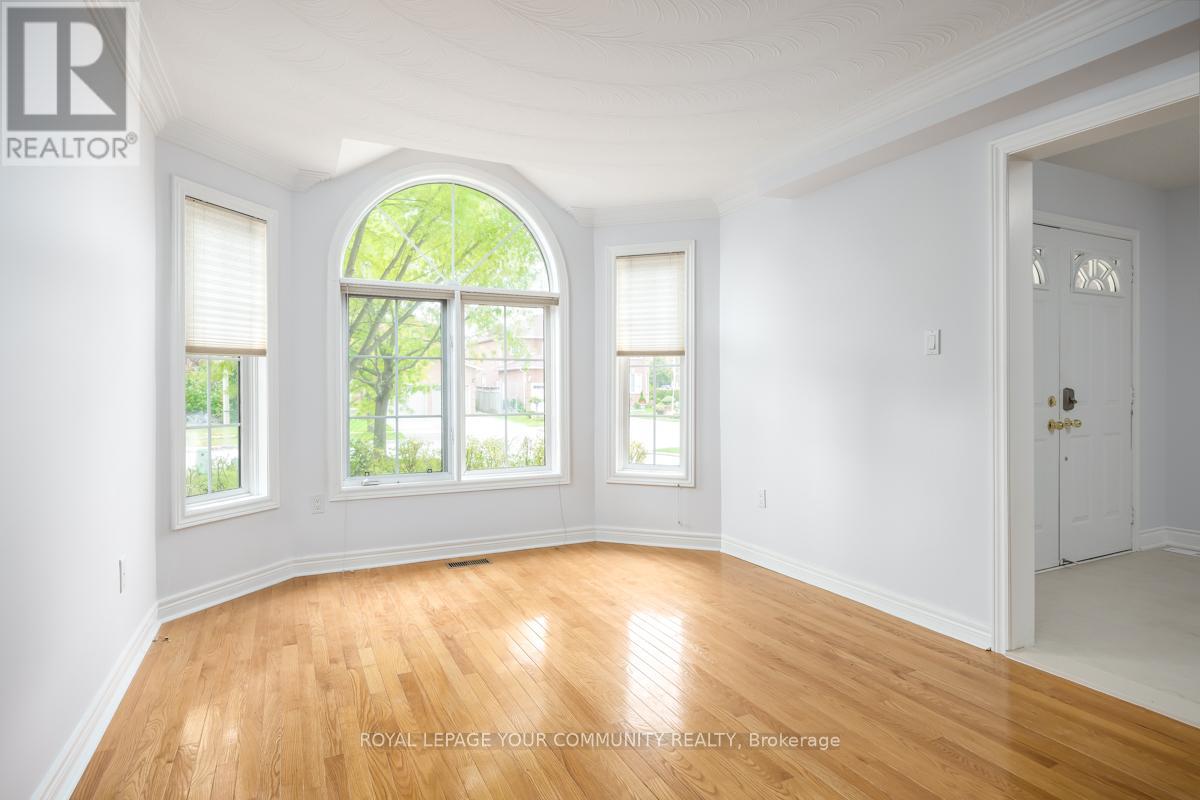 3 Creekview Avenue, Richmond Hill, Ontario  L4C 9X1 - Photo 7 - N10421029