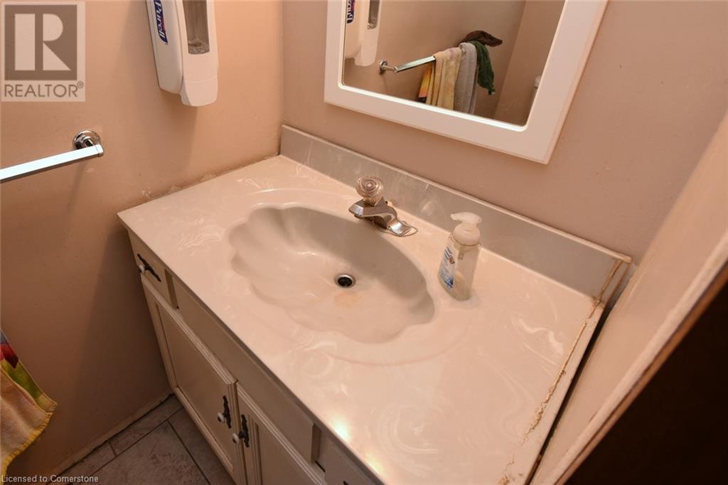 152 West 4th Street, Hamilton, Ontario  L9C 3N2 - Photo 10 - 40669896