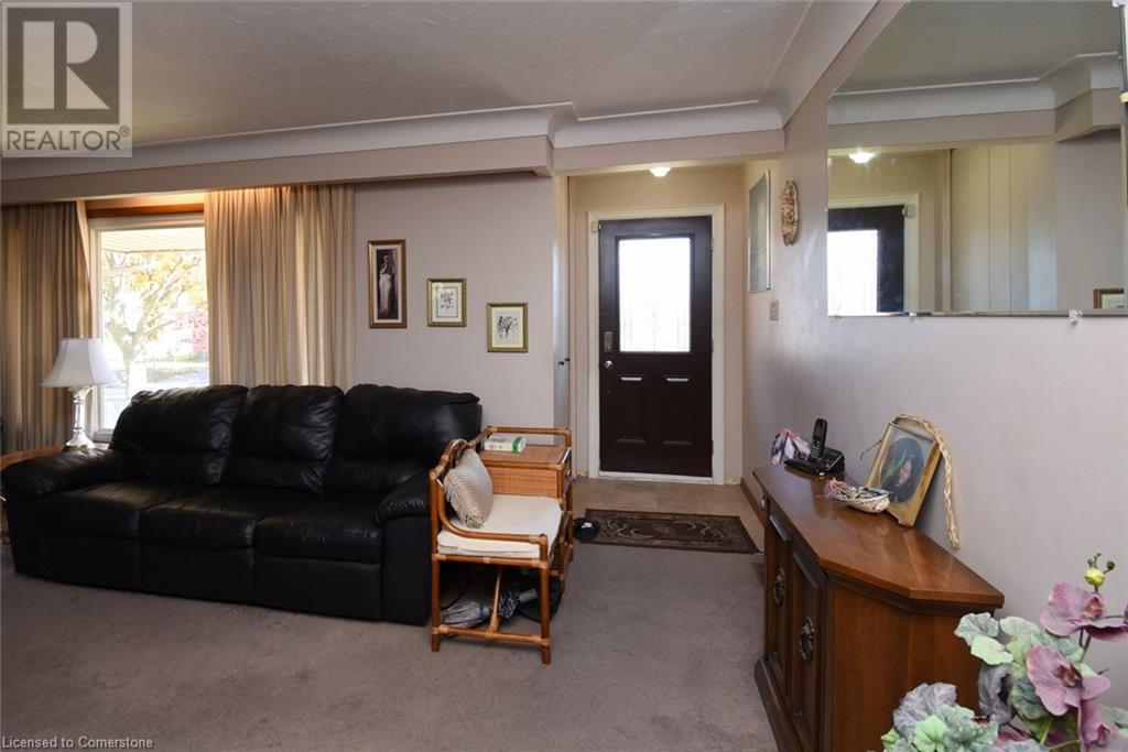 152 West 4th Street, Hamilton, Ontario  L9C 3N2 - Photo 4 - 40669896