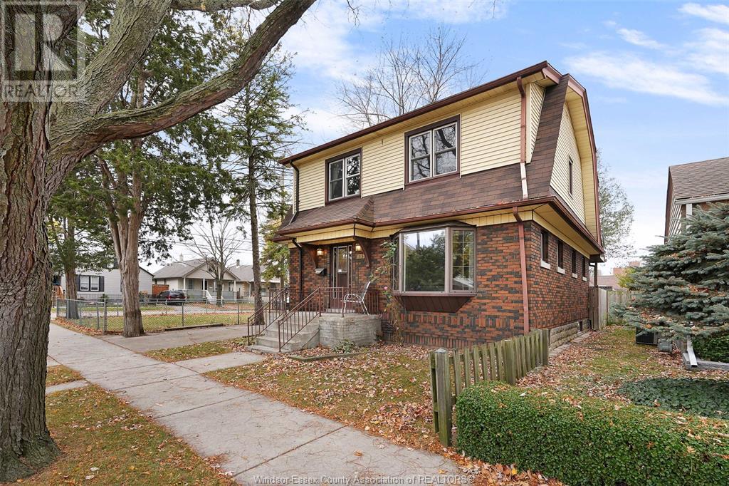 Property at 891 LOUIS image 2