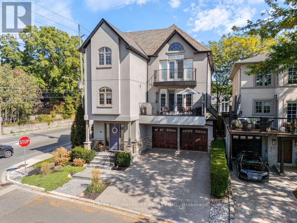 139 WILSON STREET, Oakville, Ontario