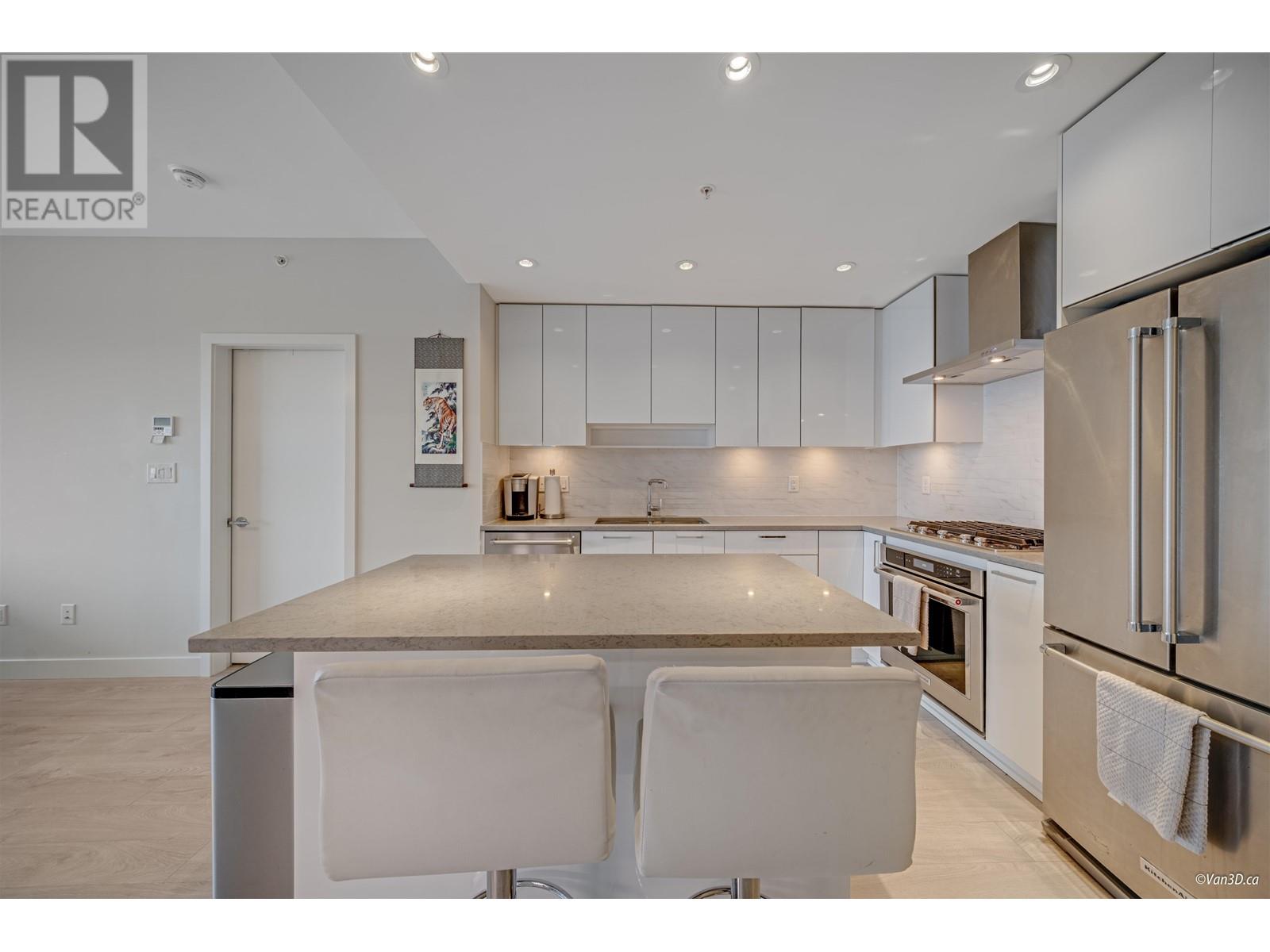 Listing Picture 4 of 29 : 2706 1788 GILMORE STREET, Burnaby / 本拿比 - 魯藝地產 Yvonne Lu Group - MLS Medallion Club Member