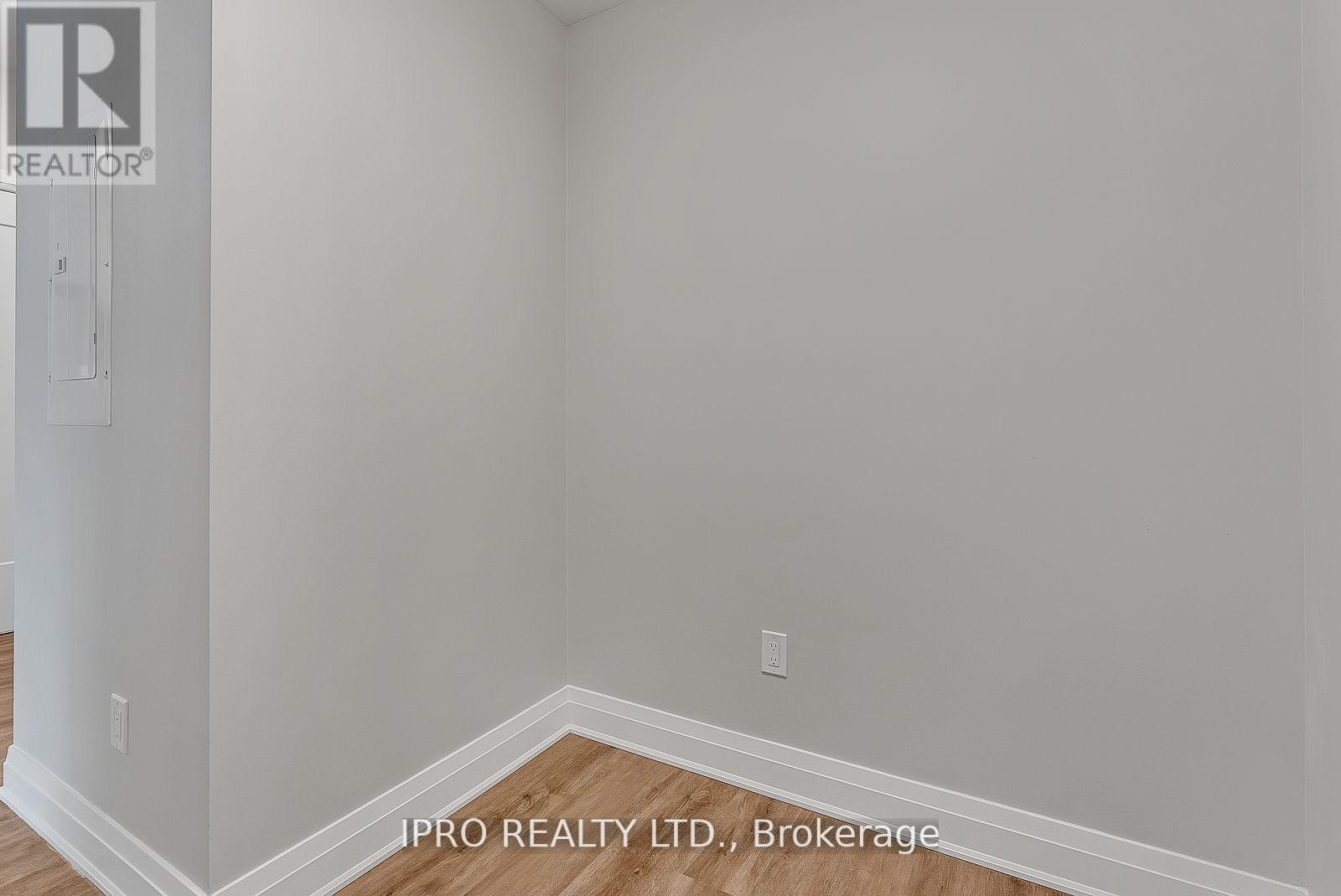 126 - 95 Dundas Street W, Oakville, Ontario  L6M 5N4 - Photo 11 - W10421852