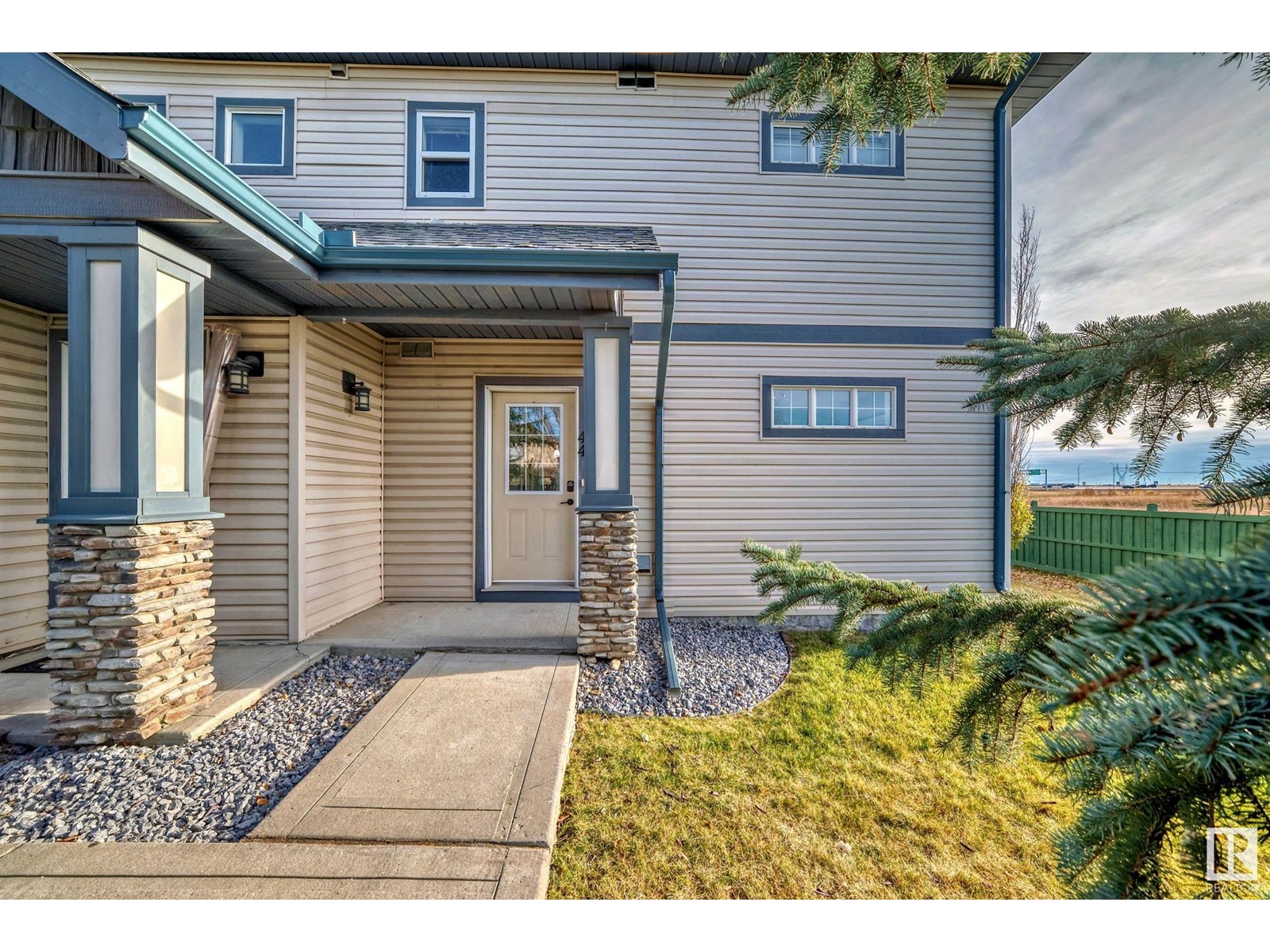 #44 2565 Hanna Cr Nw, Edmonton, Alberta  T6R 0M4 - Photo 1 - E4413476