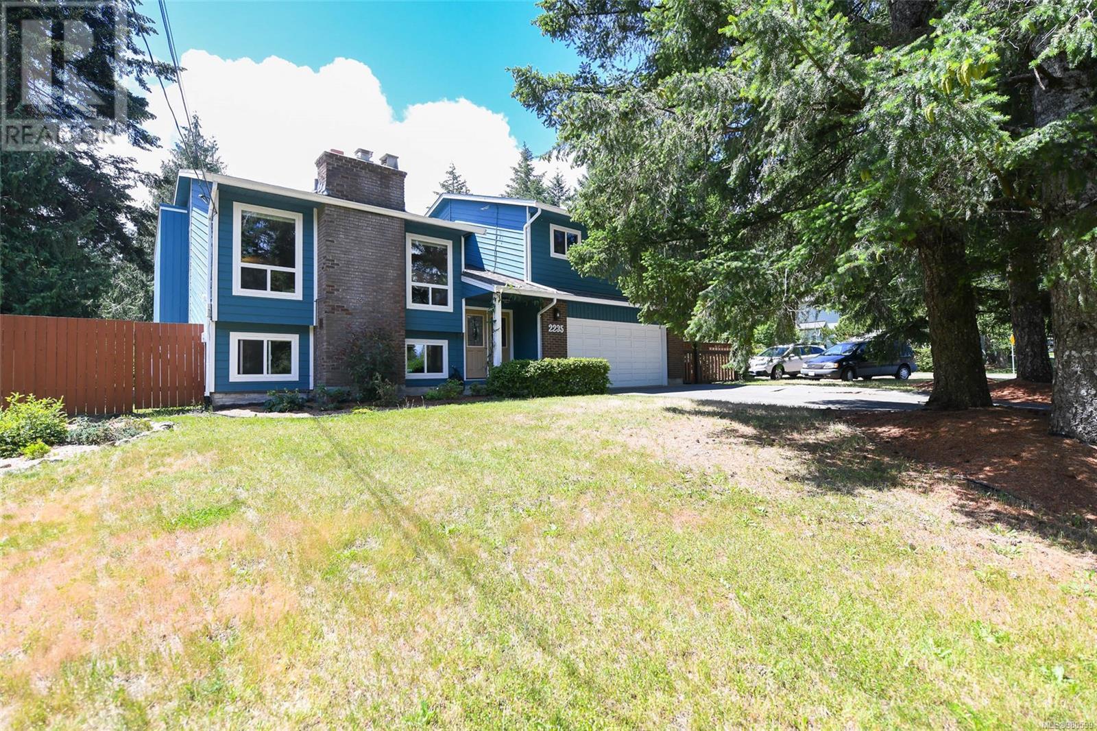 2235 Idiens Way, comox, British Columbia