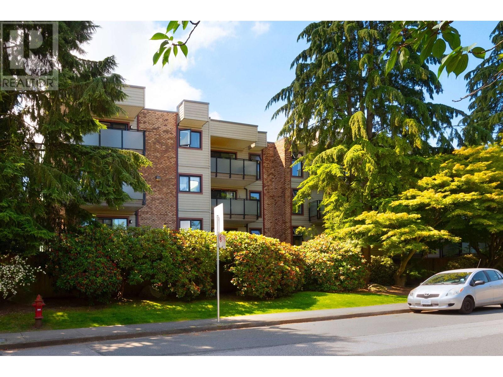 202 1066 E 8th Avenue, Vancouver, British Columbia V5T 1T9 - Photo 1 - R2943150