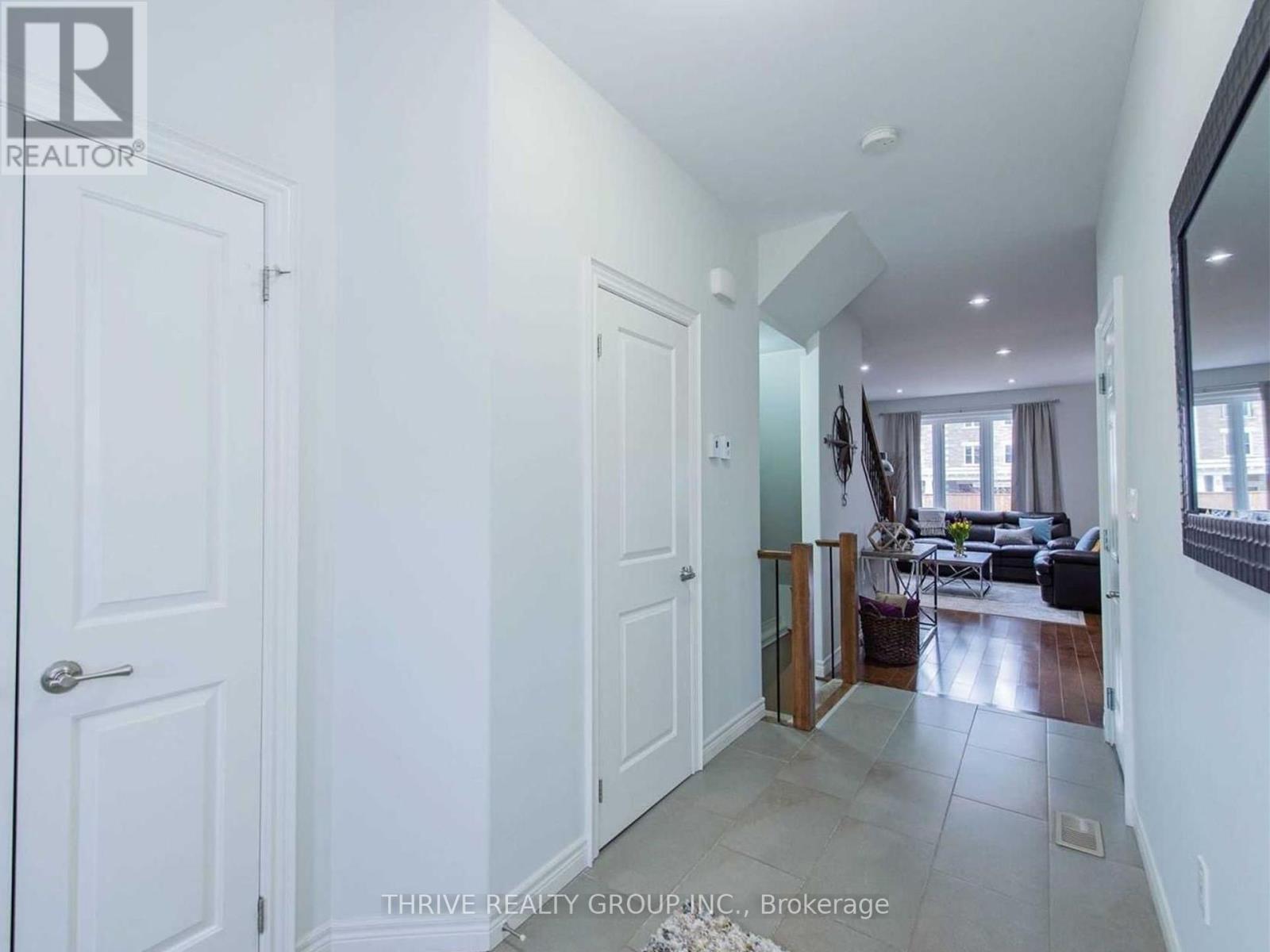 1043 Oakcrossing Gate, London, Ontario  N6H 0E9 - Photo 2 - X10422170