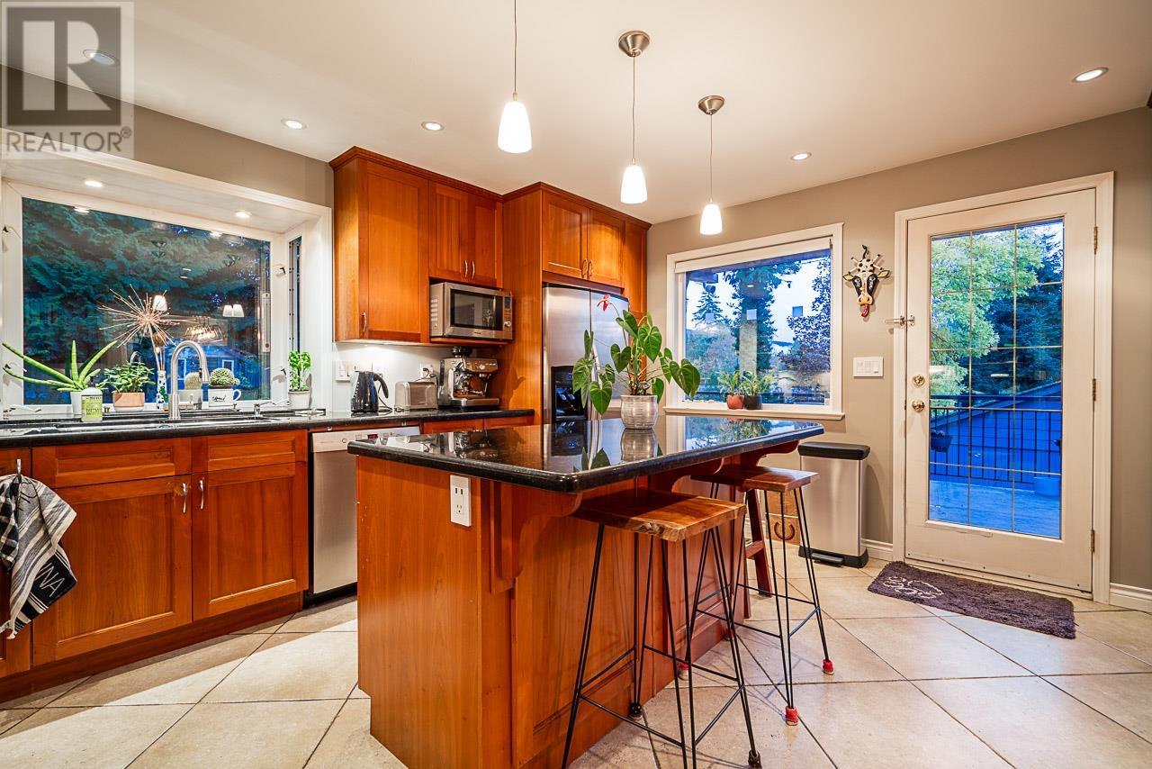 1358 E 14th Street, North Vancouver, British Columbia  V7J 1K4 - Photo 13 - R2939189