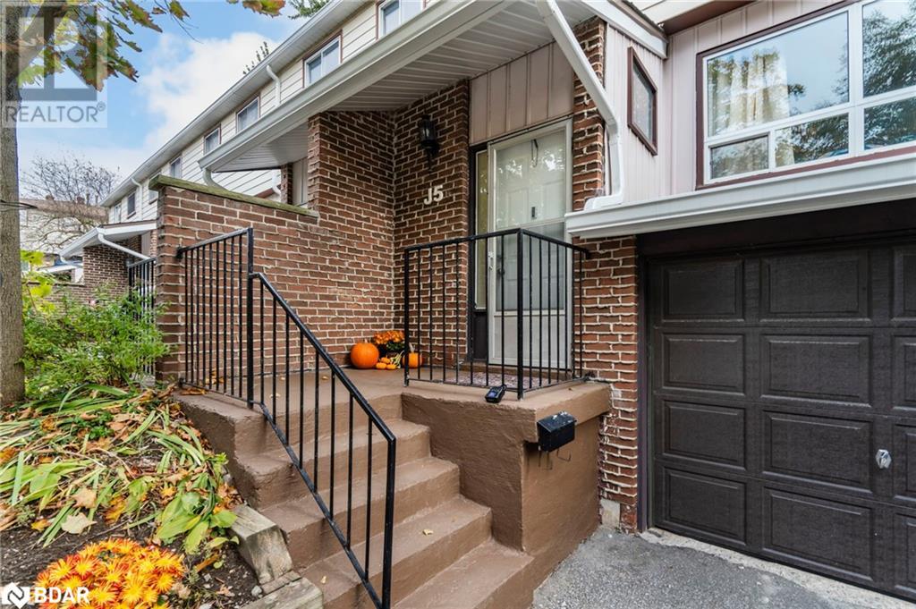 63 FERRIS Lane Unit# J5, Barrie, Ontario
