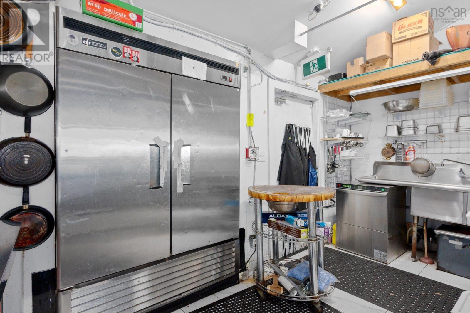 805/807 Bedford Highway, Halifax, Nova Scotia  B4A 1A4 - Photo 11 - 202426550